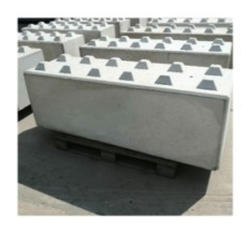 Betonový blok se zámky 1200x600x600 mm