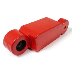 Červený plastový silniční obrubník - délka 58 cm, šířka 16 cm a výška 15,8 cm