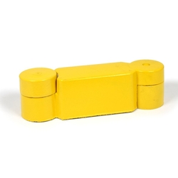 Žlutá plastová koncovka pro silniční obrubníky "samice" - délka 14,5 cm, šířka 14,5 cm a výška 10 cm