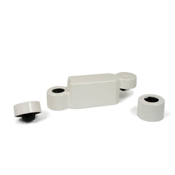 Bílá plastová koncovka pro silniční obrubníky "samec" - délka 14,5 cm, šířka 14,5 cm a výška 6 cm