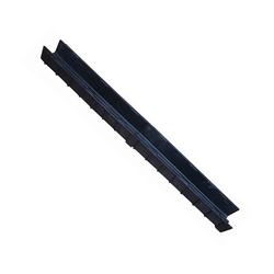 Černá plastová kabelová chránička - délka 80 cm, šířka 17 cm a výška 15,5 cm
